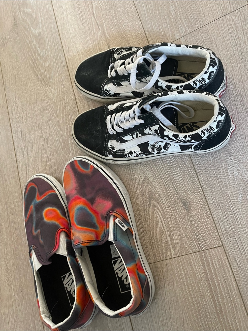 BUNDLE ✨Vans - Slip-On Tie-Dye Orange/Red/Blue & Old Skool Skull Black/White